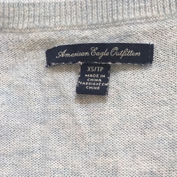 SALE! American Eagle Sweater - Picture 4 of 4